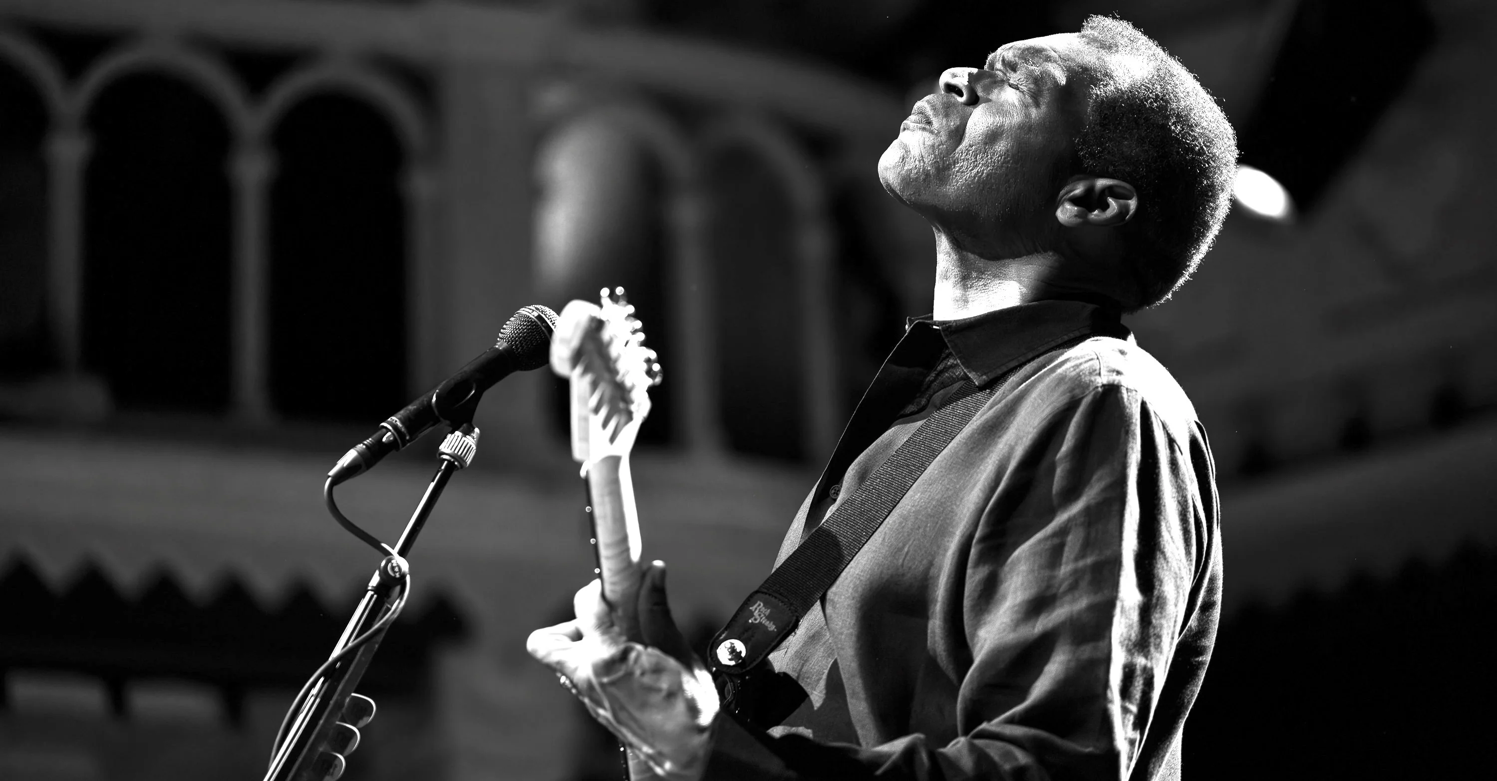 Robert Cray performing on tour